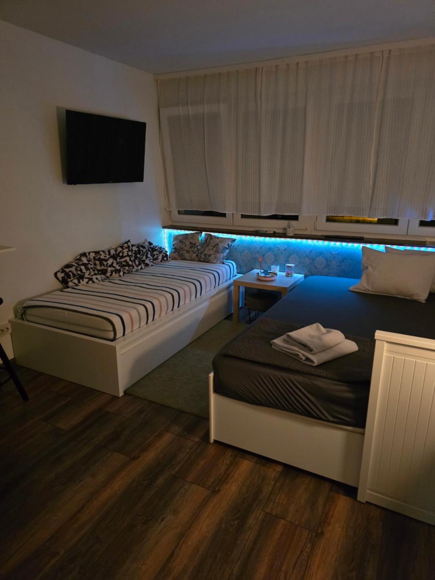 Studio Apartman Tamai Kutina Exteriör bild